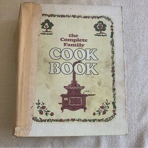 Vintage - The Complete Family Cookbook 1970 Curtin Publications Hardcover Binder
